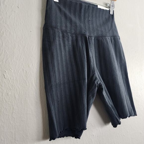 NEW Aerie Offline Black Ribbed High Waisted Go Bike Shorts - Picture 4 of 10